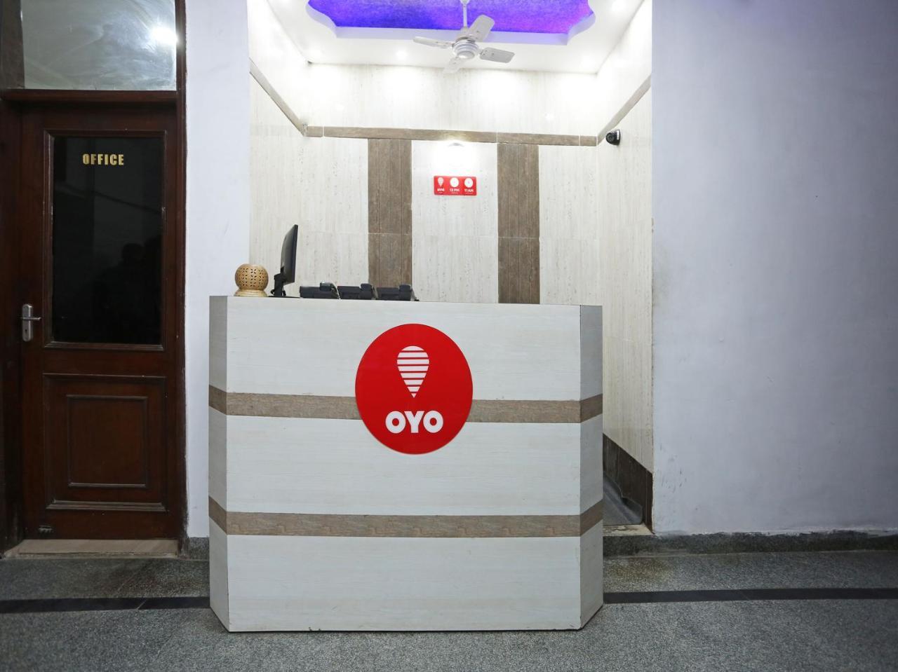 OYO 472 Hotel Sareen New Delhi Buitenkant foto