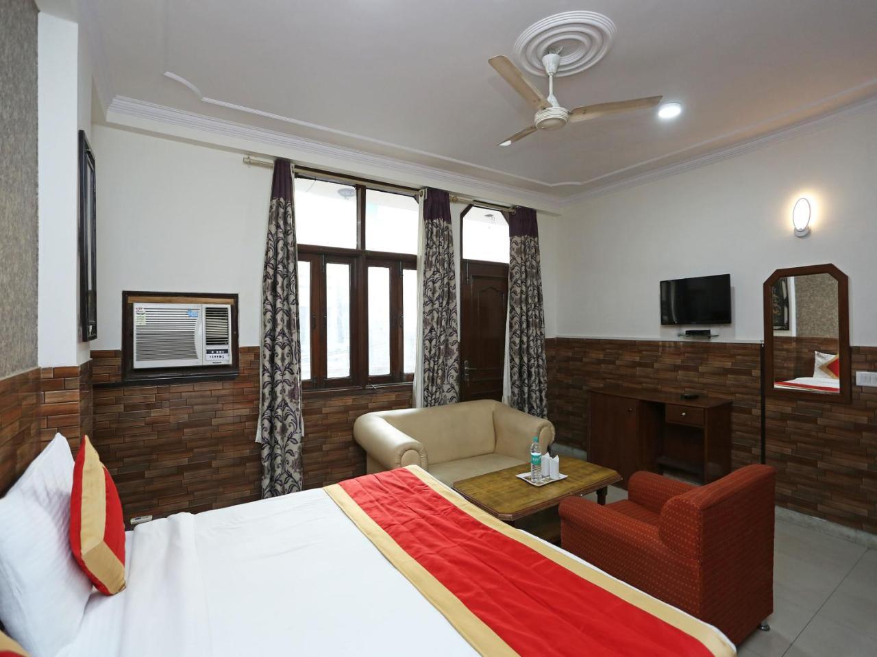 OYO 472 Hotel Sareen New Delhi Buitenkant foto