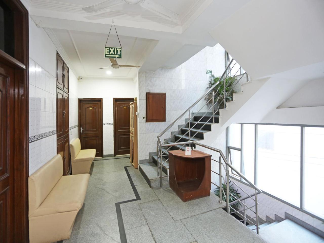 OYO 472 Hotel Sareen New Delhi Buitenkant foto