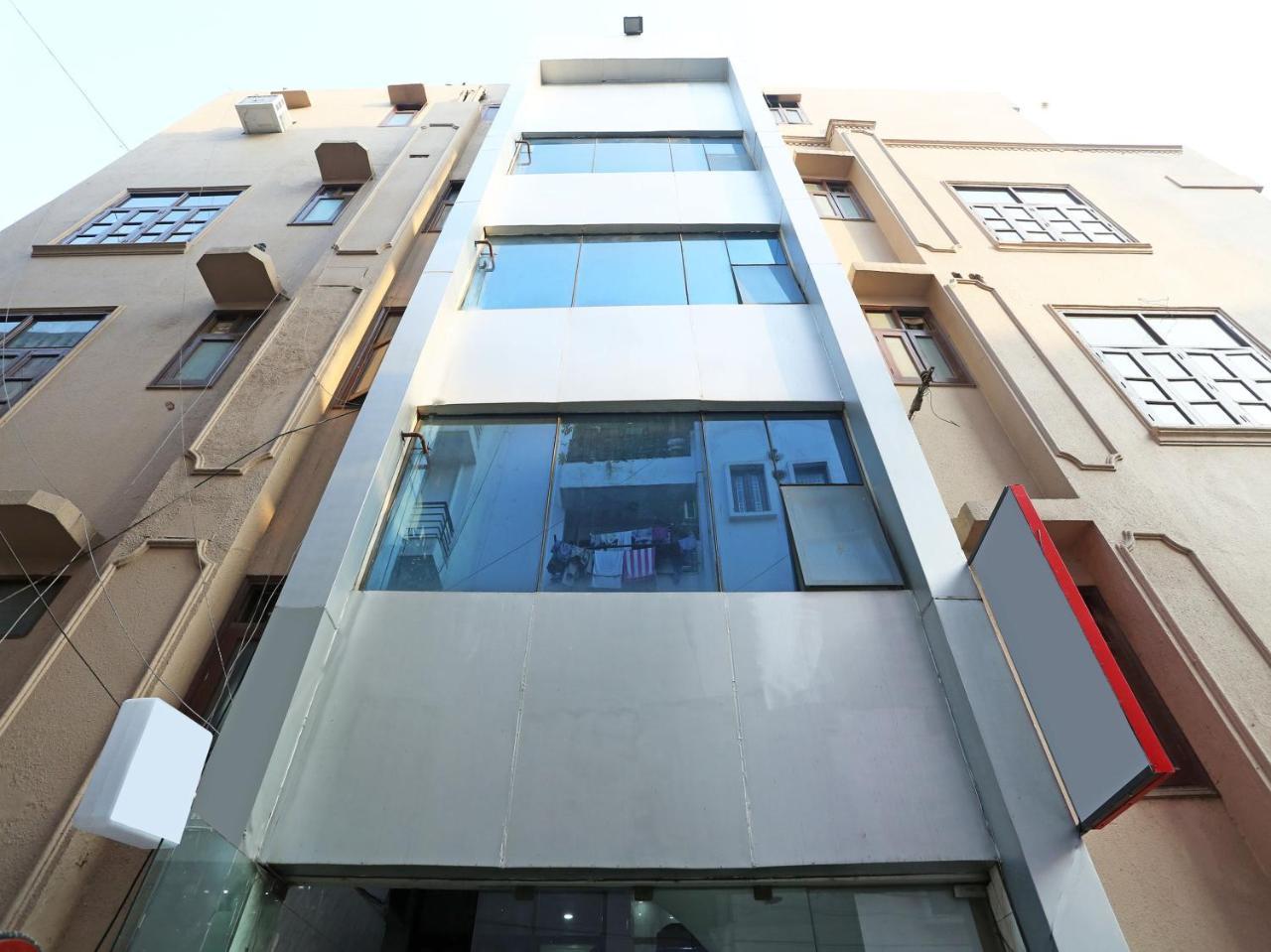 OYO 472 Hotel Sareen New Delhi Buitenkant foto