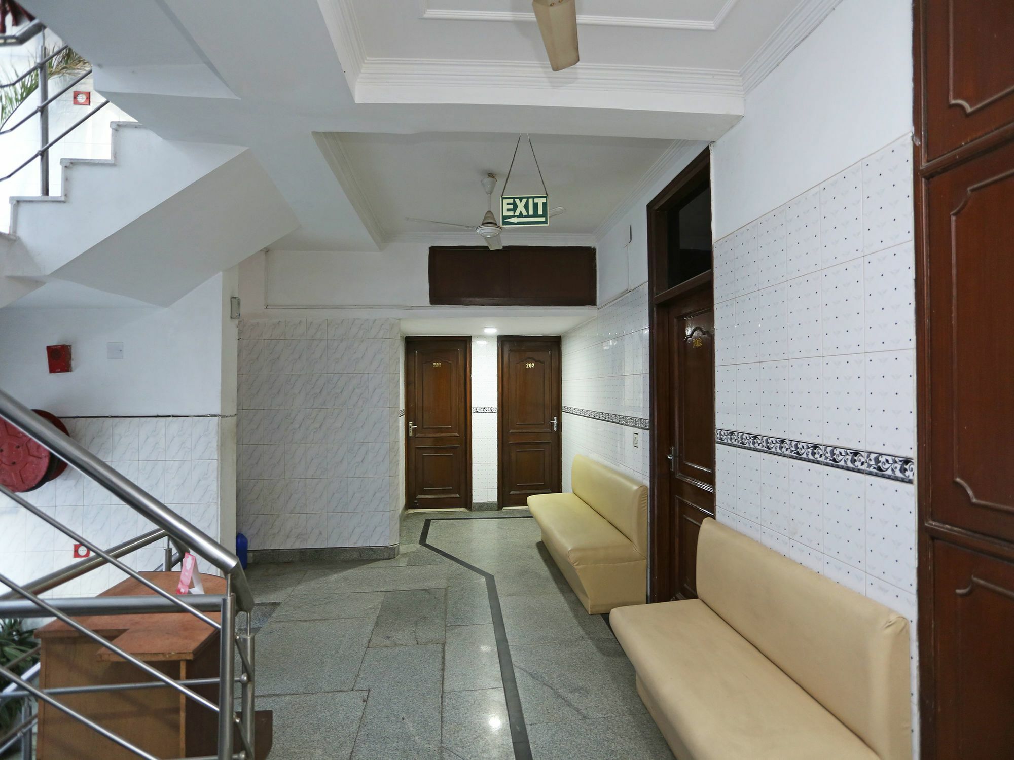 OYO 472 Hotel Sareen New Delhi Buitenkant foto