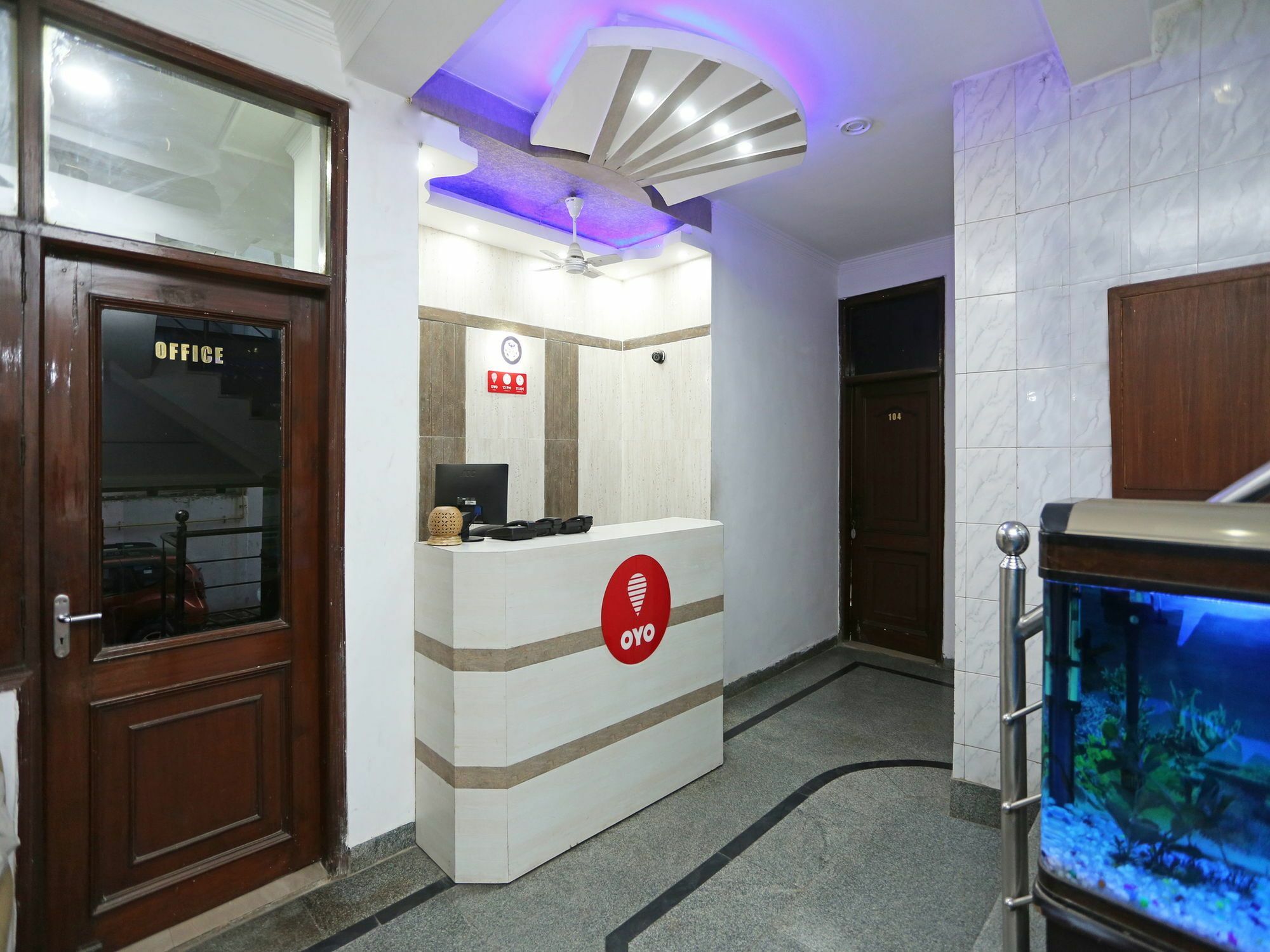 OYO 472 Hotel Sareen New Delhi Buitenkant foto