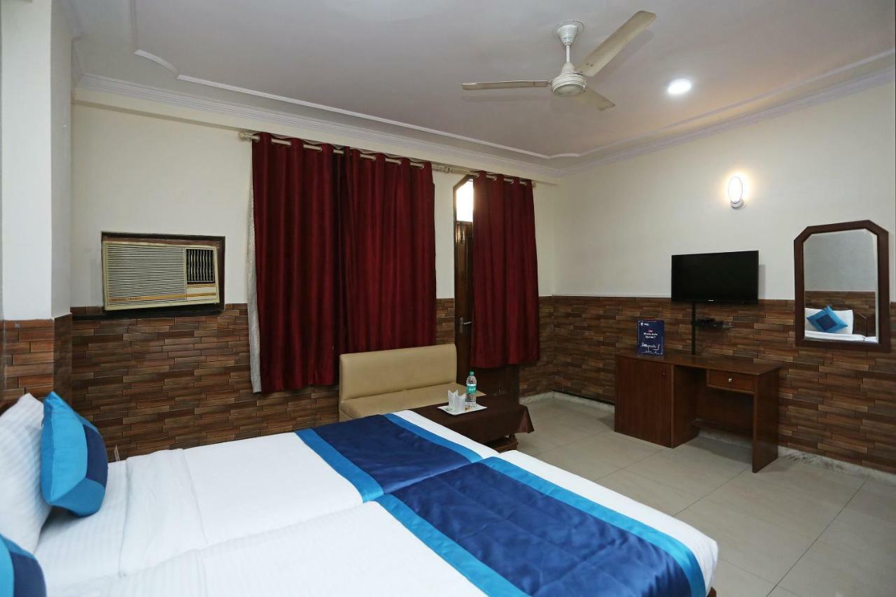 OYO 472 Hotel Sareen New Delhi Buitenkant foto